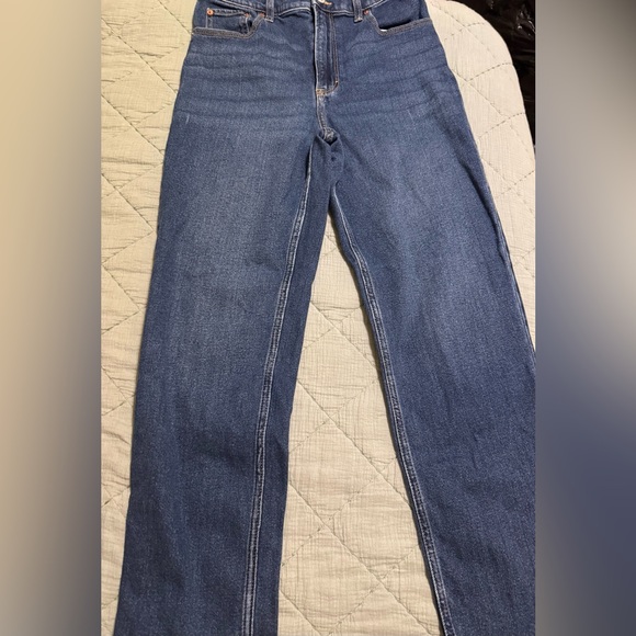 Abercrombie And Fitch Ultra High Rise 90s Straight Jean - Picture 4 of 5